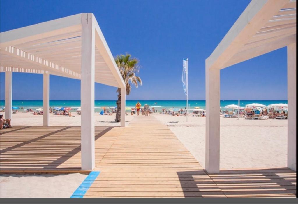 Amplio Apartamento Con Vistas Al Mar, Parking Y Wifi Alicante Dış mekan fotoğraf
